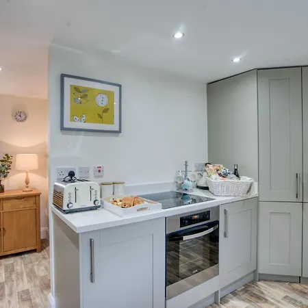 1 Bed In Richmond 77600 בית נופש *
